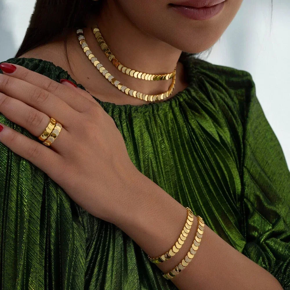 Fashion New Moon-Shaped Jewelry Set Bracelet Earrings Necklace Ring Inlaid with Shiny and Exquisite Zircon Charm Female Jewelry.