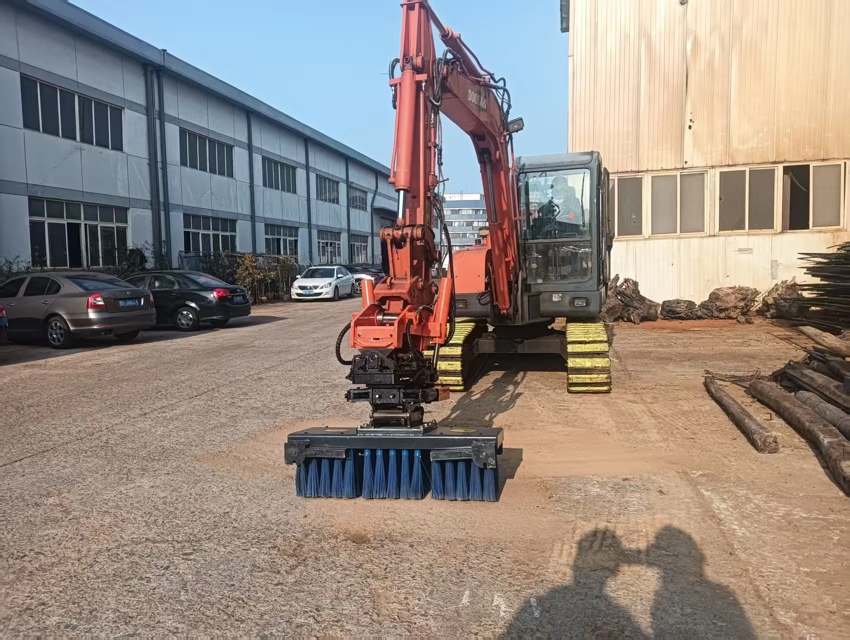 High Quality RZS Sweeper Cleaning Brush For 1-50t Excavator Warehouse Engine Use New Condition Construction Machinery Attachment