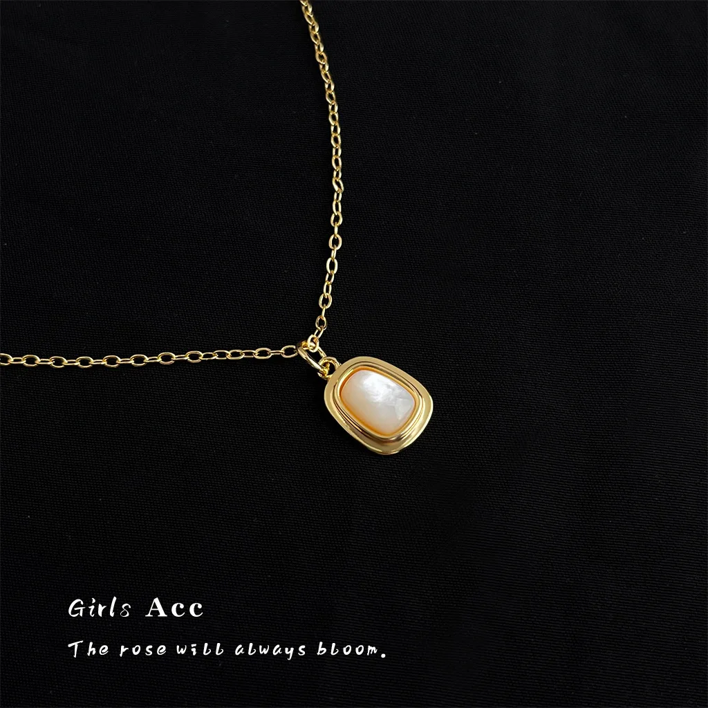 

18k Gold Plated Square Shell Necklace Minimalist Geometric Jewelry Women Luxury Commute Accessories Mother of Pearl Pendant
