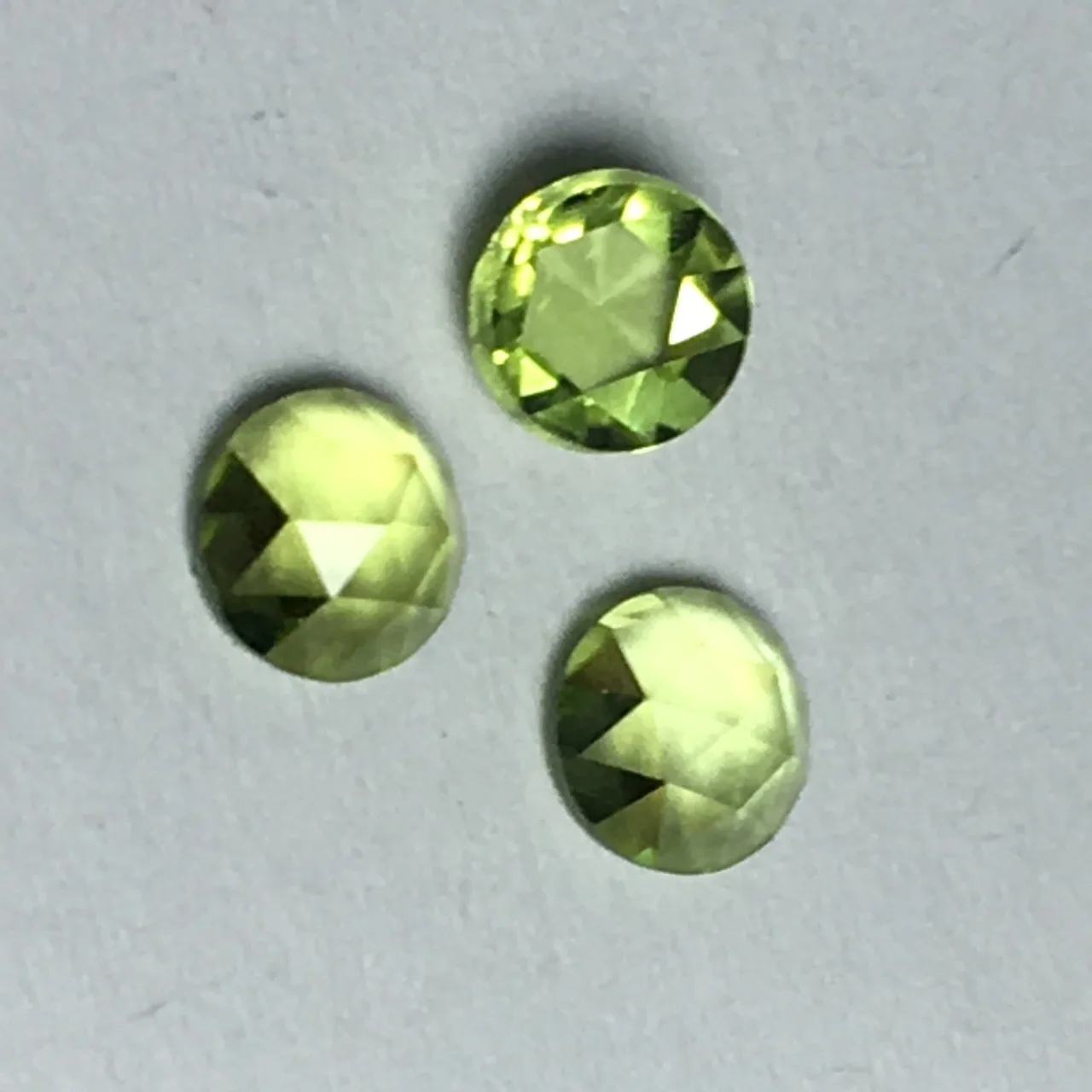 Factory Wholesale 100% Real Natural Flat Bottom Rose Cut Olivine Peridot Gemstone Loose Gems Diy Material for Jewelry
