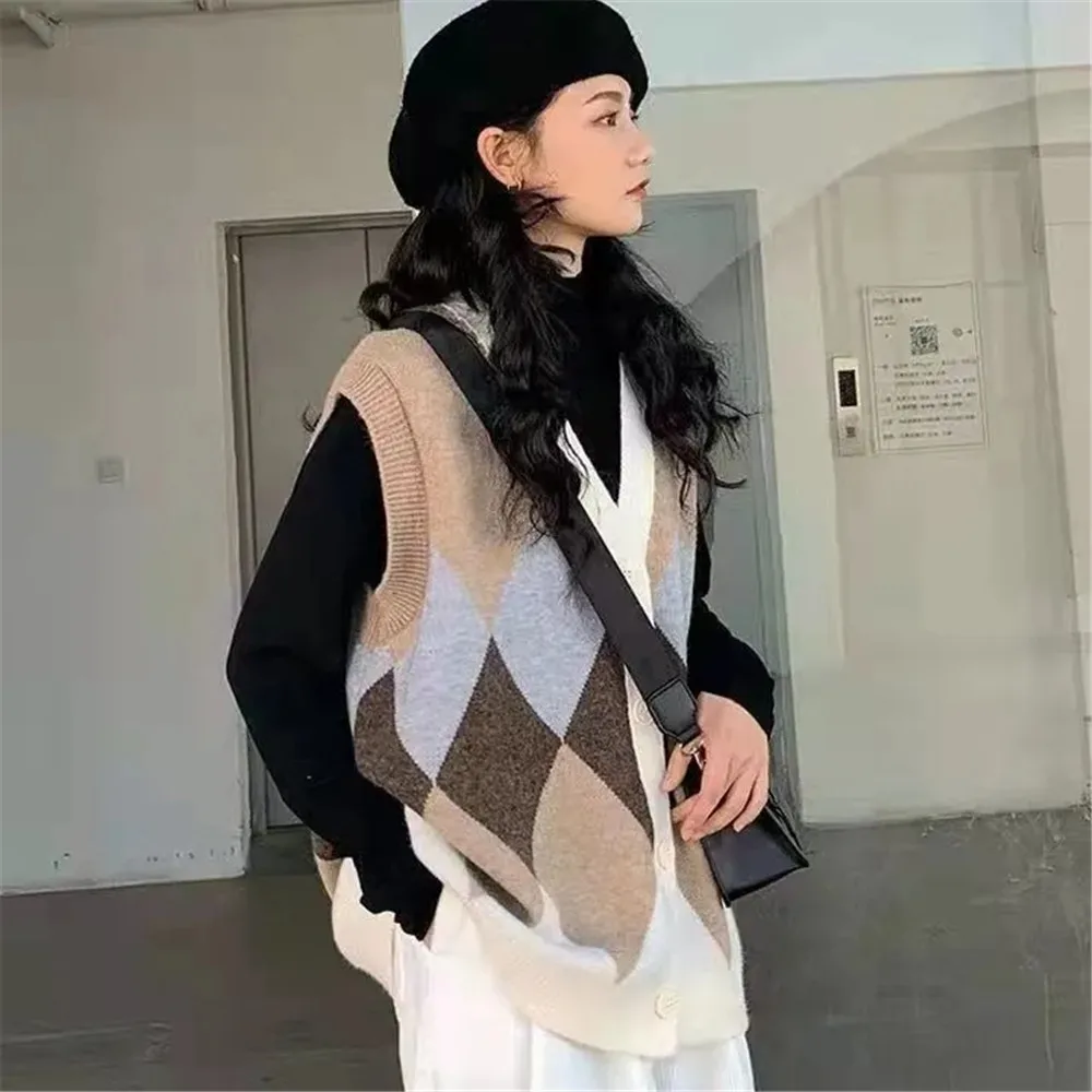 Lingge Knitted Vest Women'S Spring And Autumn Outwear Small Tank Top Retro Loose Layup Sweater Kam Shoulder Horse Clip Outwear