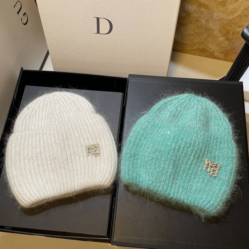 2022 Ins Solid Shiny Color Beanies Skullies Rabbit Fur Letter Woman Fluffy Winter Hat for Best Matched Warm Soft Gift Wholesale