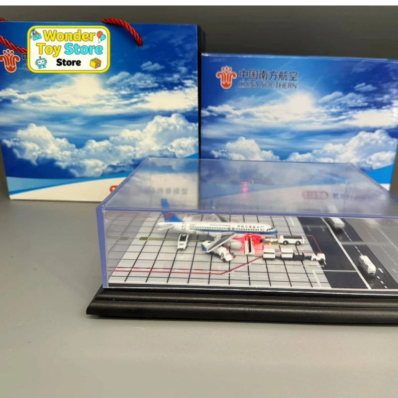 

1 400 Scale Detailed Airport Model Diorama for Aviation Enthusiasts Complete Runway Terminal Display