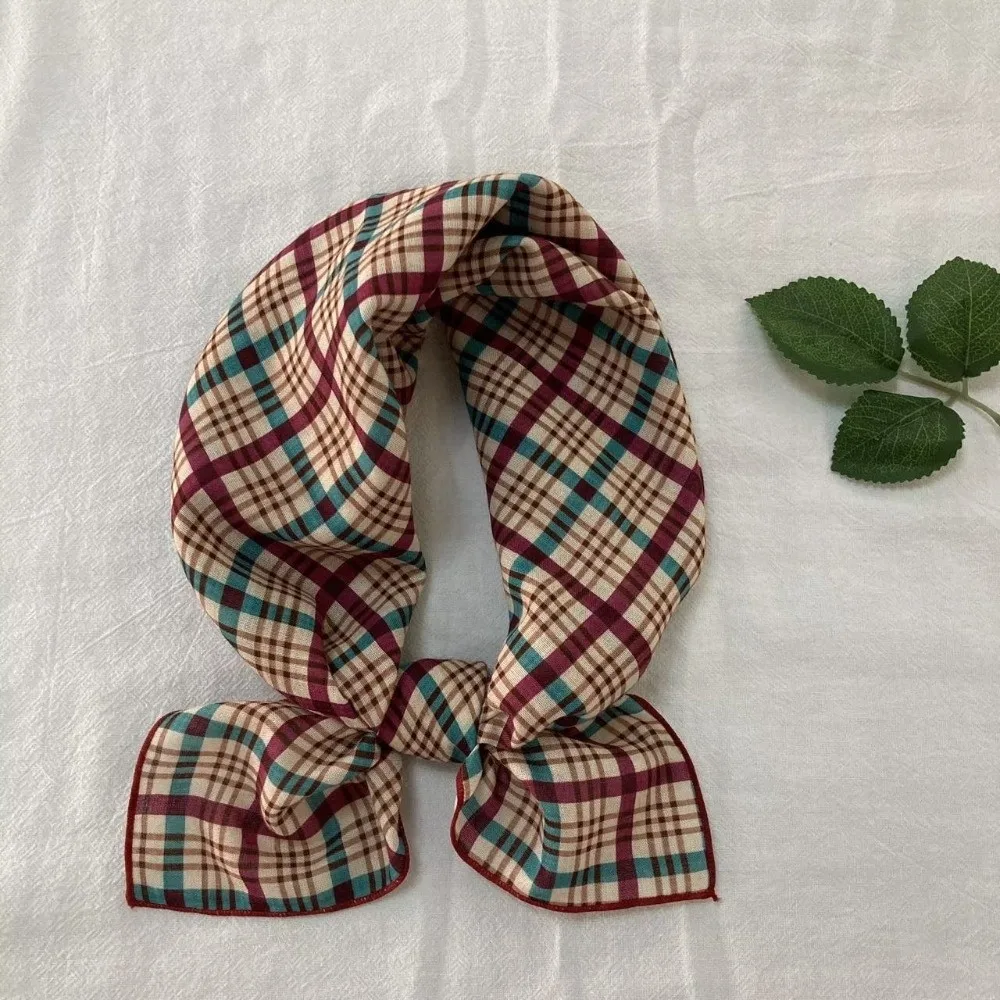 

Versatile Elegant Silk Scarf Skin-Friendly Comfortable Square Headwrap Breathable Lightweight Floral Neckerchief Women