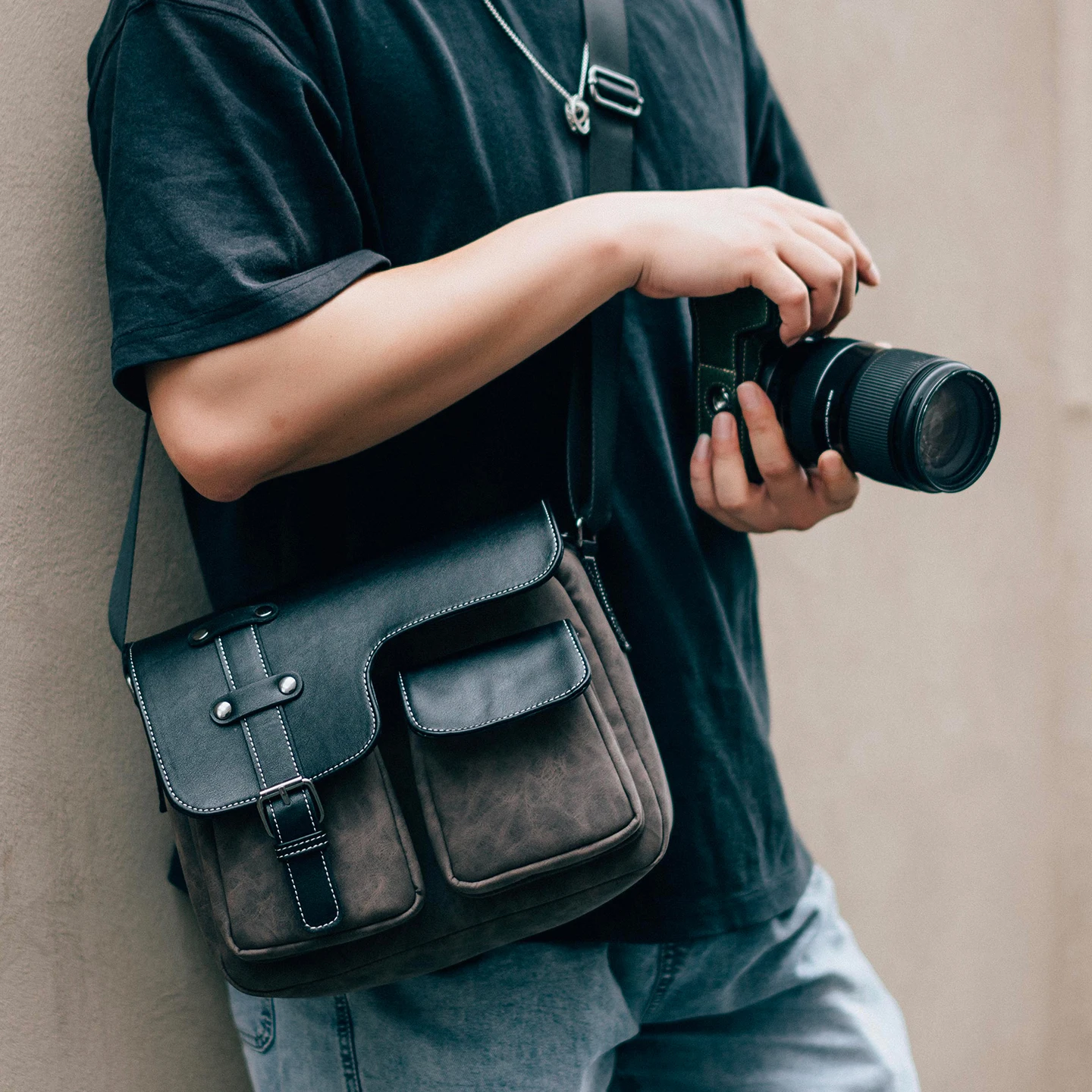 Retro Camera Bag Suitable for Nikon Z30, Canon R50, Fuji XT50, Sony Mirrorless Digital SLR Camera Bag