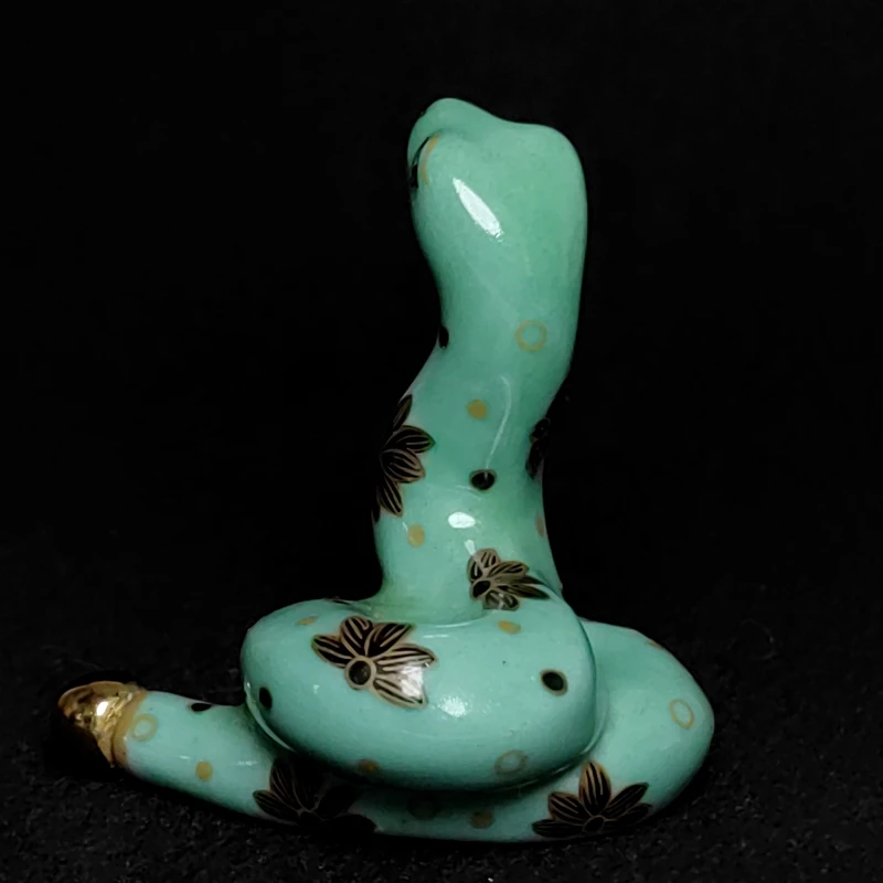 YIZHU CULTUER ART Size 6.5×6.2cm Mark Chinese Qianlong Porcelain Painting Snake Statue Ornament Bottles Collection