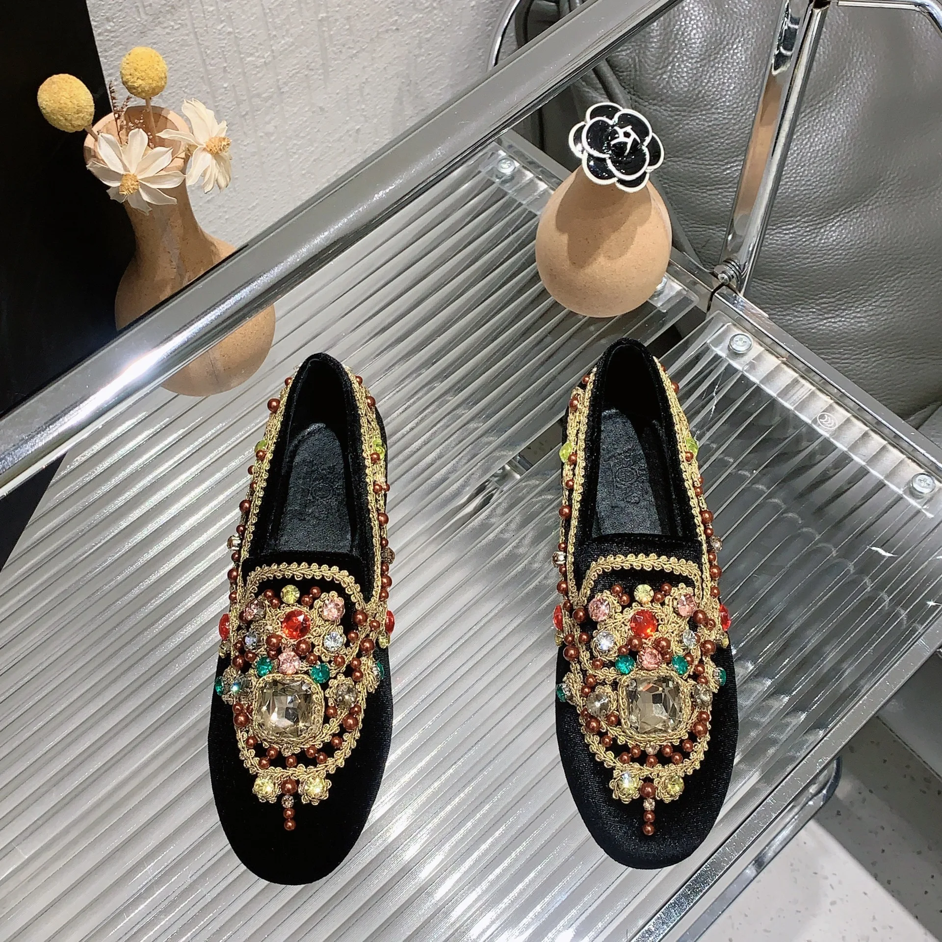 

Новинка 2025, инкрустированные бриллиантами лоферы ручной работы на плоской подошве в этническом стиле, женские нескользящие повседневные туфли-лодочки