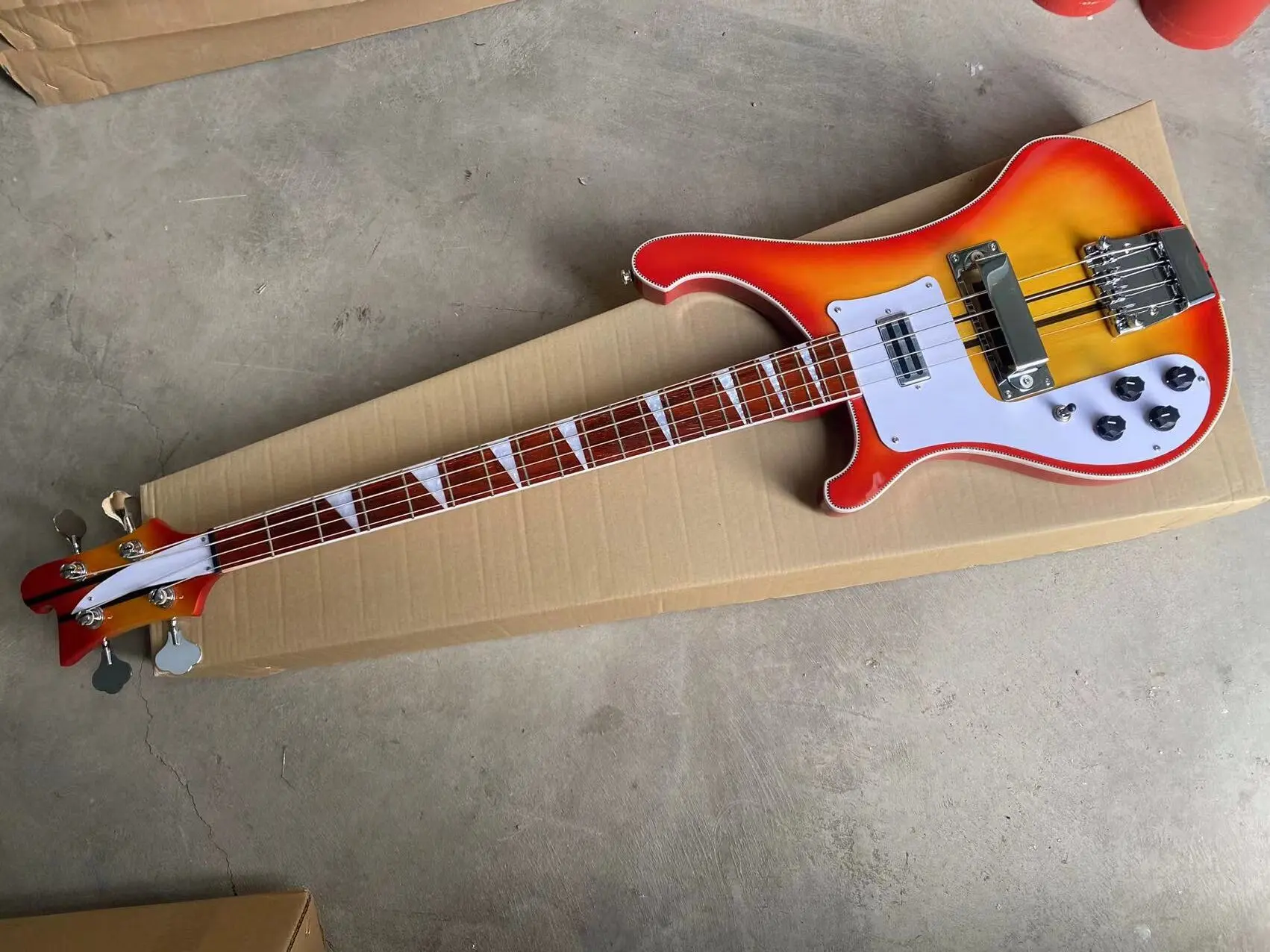 In Stock Neck Thru Body Left Handed Electric Bass Guitar, 4 String Cherry Sunburst Bass, Adjustable Bridge, Checkerboard Binding