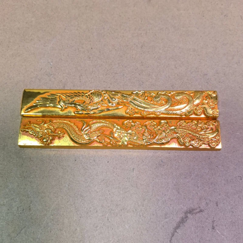 

Новинка: Медный талисман в антикварном стиле с позолотой, ручная работа, объемная резьба — Дракон и Феникс, с символикой благополучия, в виде золотого слитка
