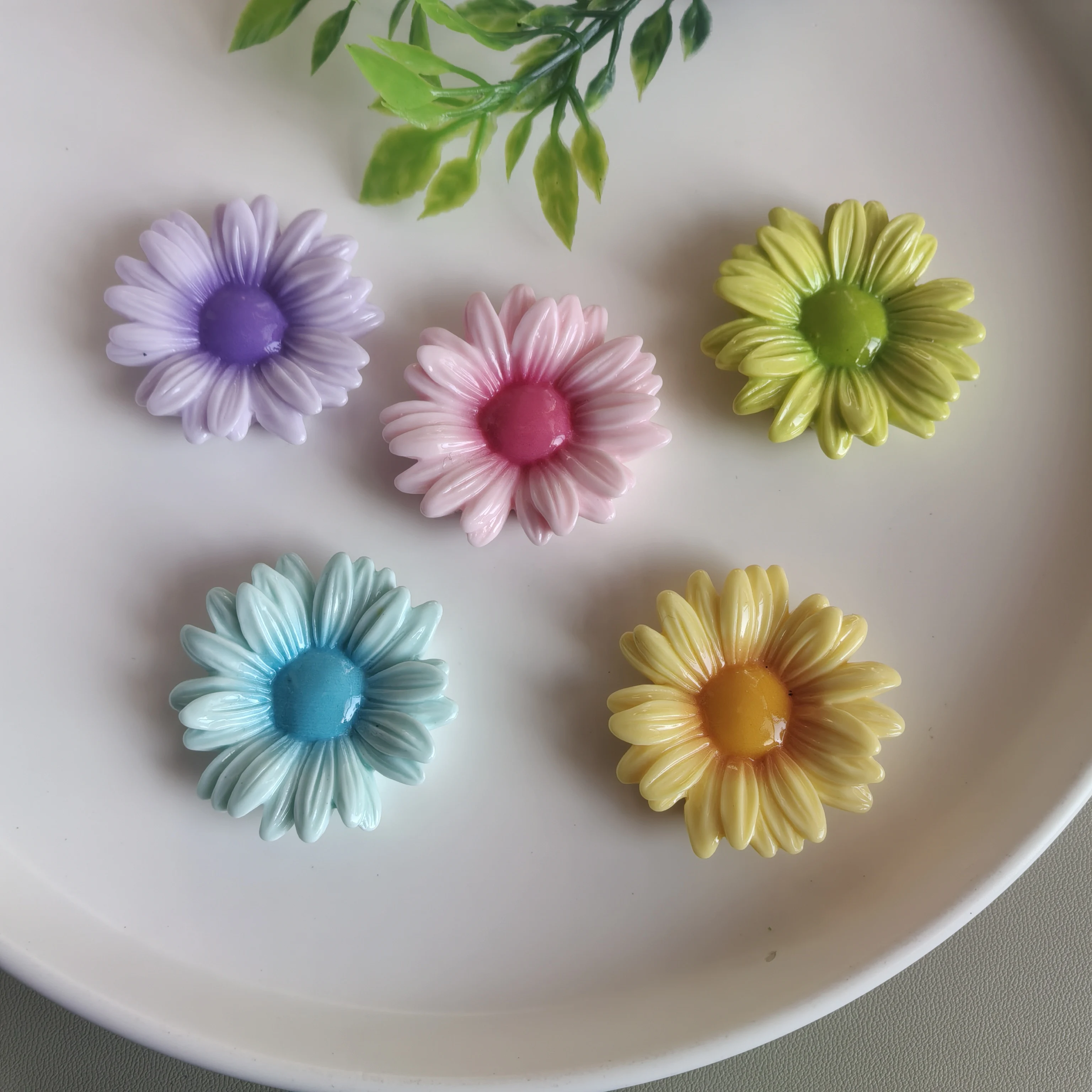 Resin 37mm Colorful Daisy Flower Flatback Stone Buttons Scrapbooks Wedding Embellishments for Clothing Decoration DIY