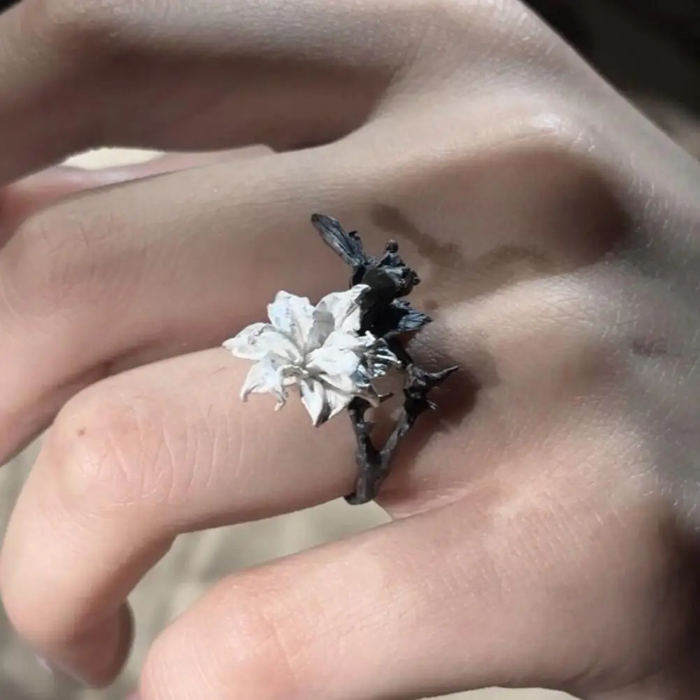 

Contrast Color Ring Irregular Shape Ring Stramonium Flower Shape Adjustable Ring Black White Contrast Color Women's for Daily