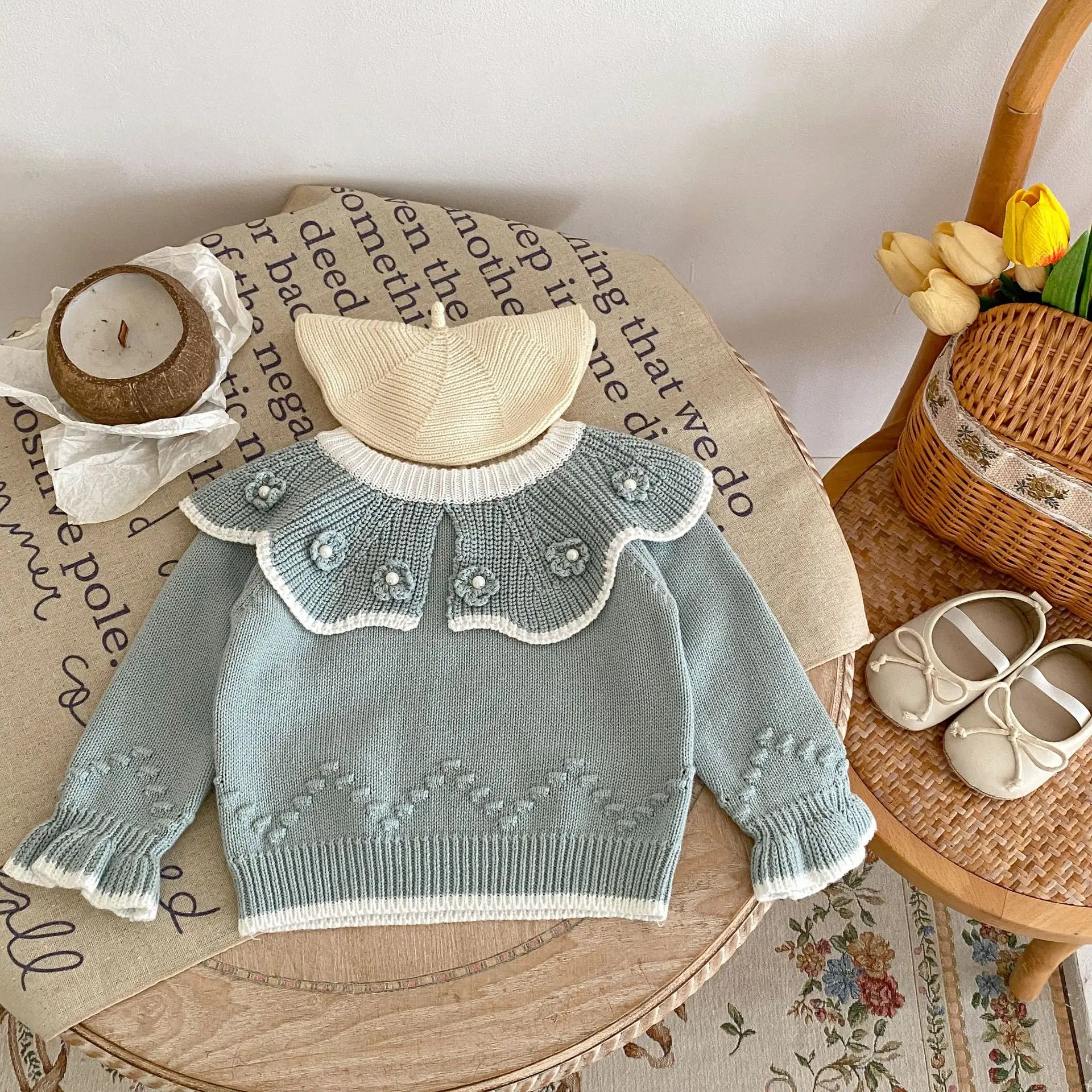 

Autumn new baby clothes, 0-3 years old baby girl, handmade ball ball ruffle collar pullover sweater knitwear