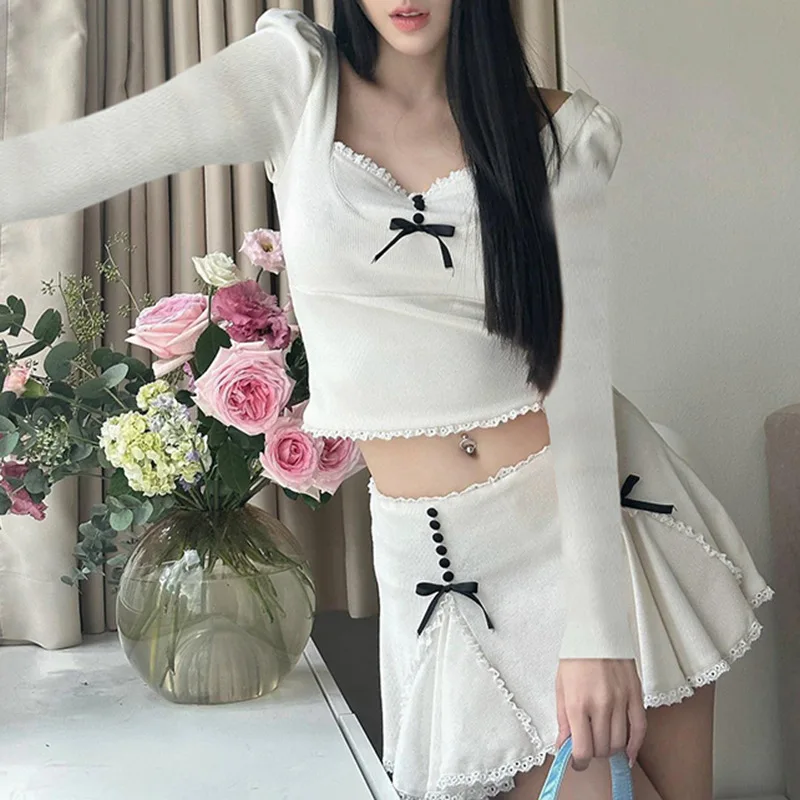 

Pure Desire Style Ballet Girl Lace Stitching Long SleeveTShirt American Bow Square Collar Lace Pleated Knitted Top