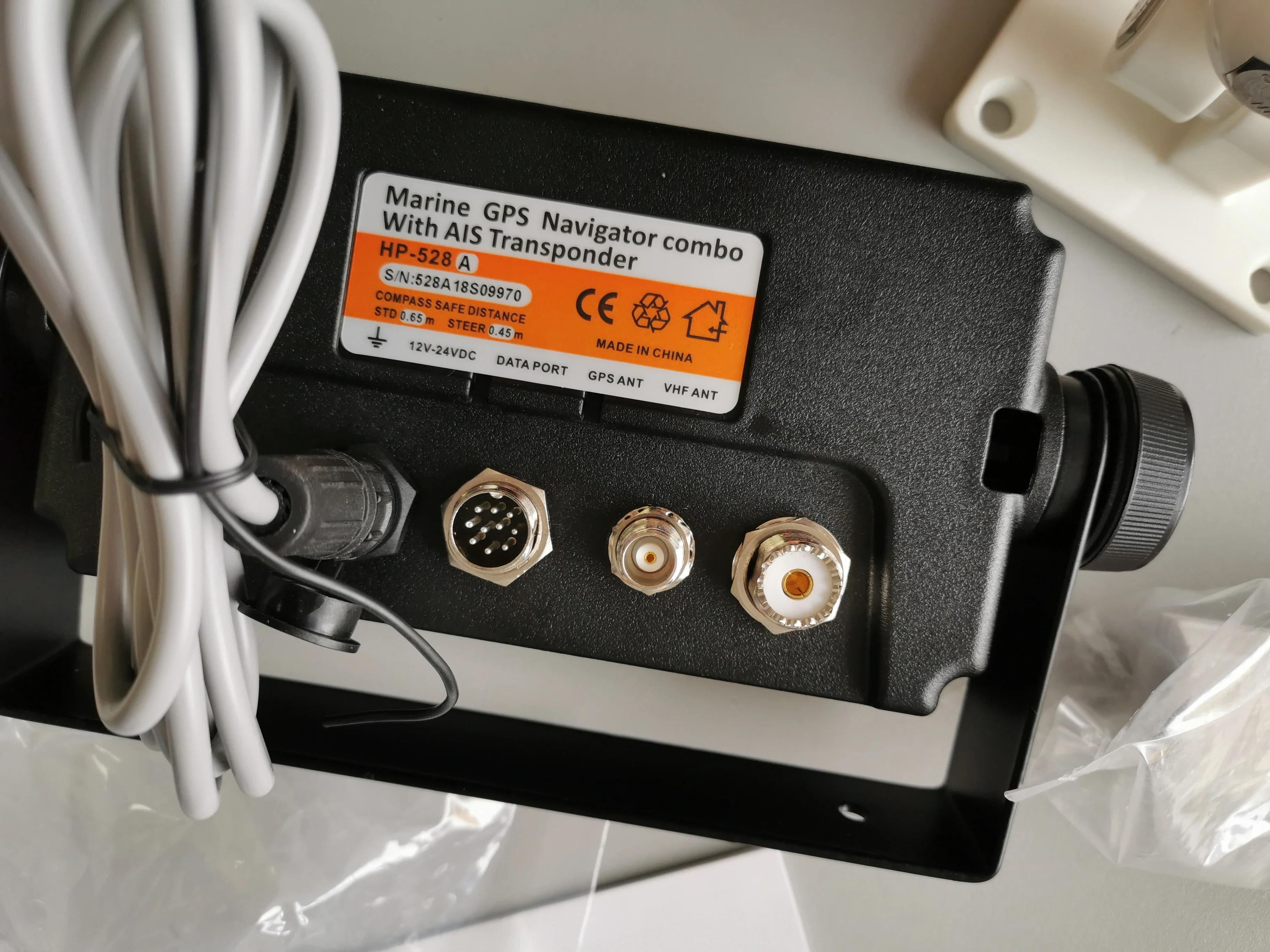 

Marine AIS Transponder GPS Chartplotter for Boat Sailing