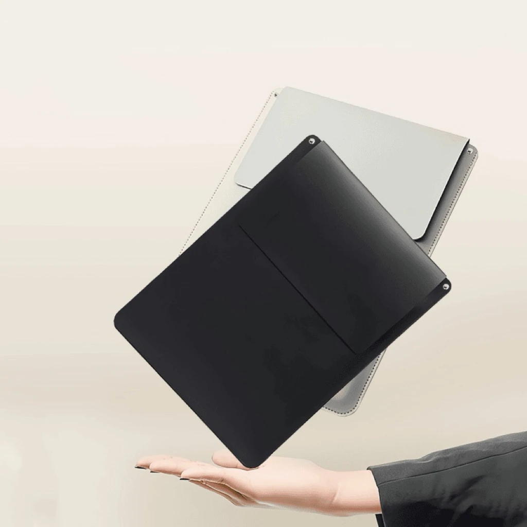 Suitable for laptop bag, ecological leather, that is, it is a laptop bag and a mouse pad.