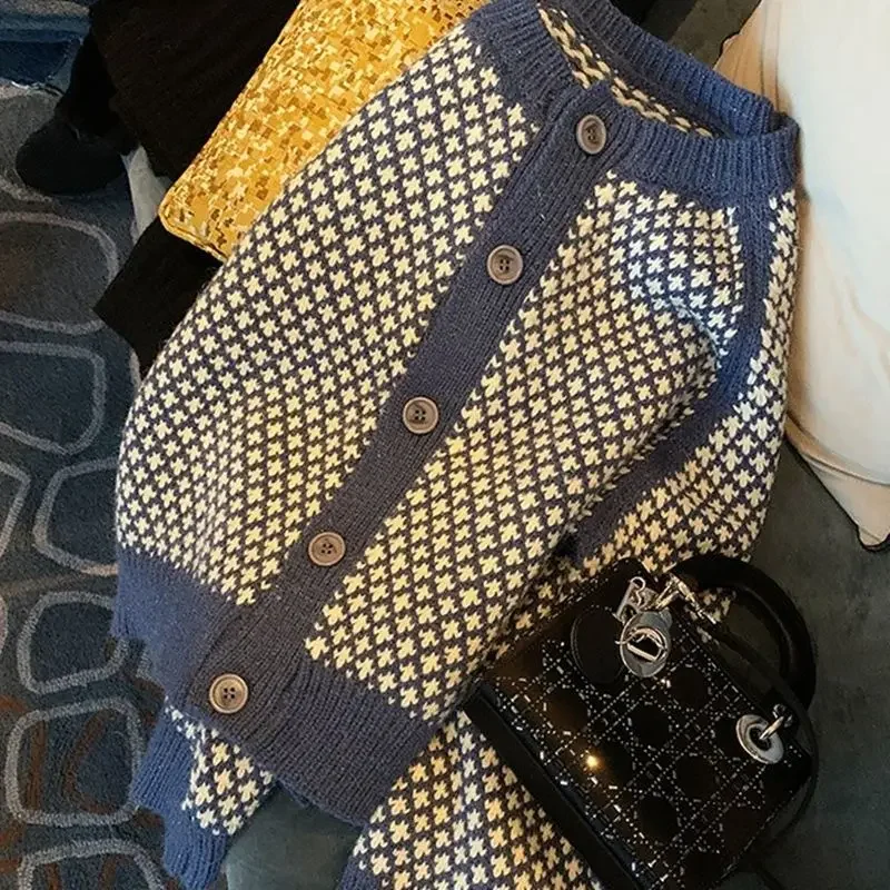 Women's Knit Cardigan: Vintage Print, Long Sleeve - usage example