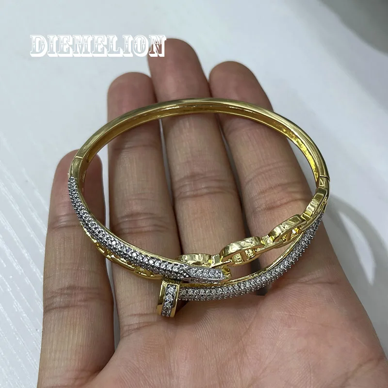Hot Selling Woman's Nail Bracelet Europe and The United States Popular Two-tone Bracelets Sparkling Zircon Bangle Party Jewelry
