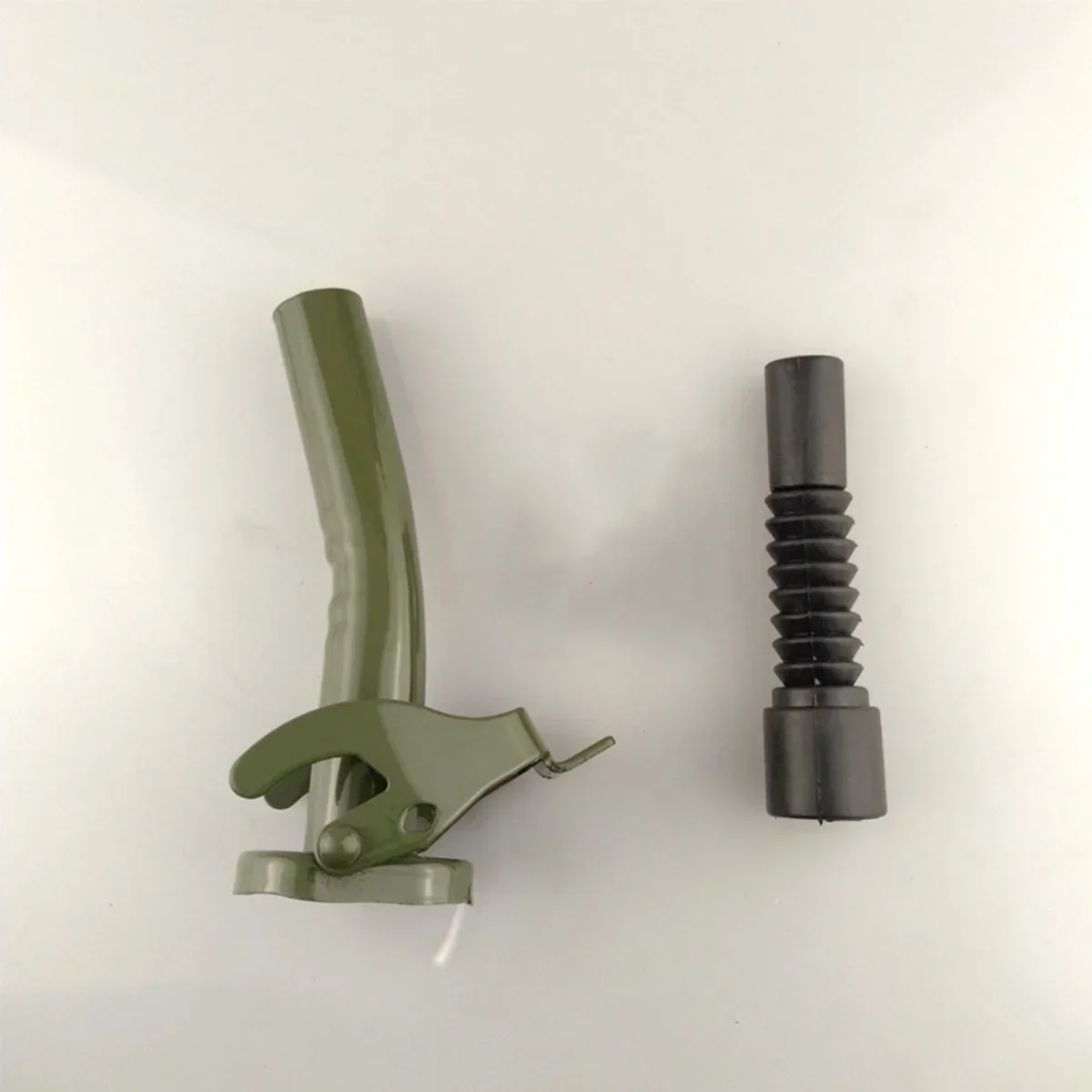 38cm + Sealing Gasket For 5/10/20 litre jerry cans Metal Rubber Jerry Gerry Can Pouring Spout Flexible Nozzle Petrol Fuel Seal
