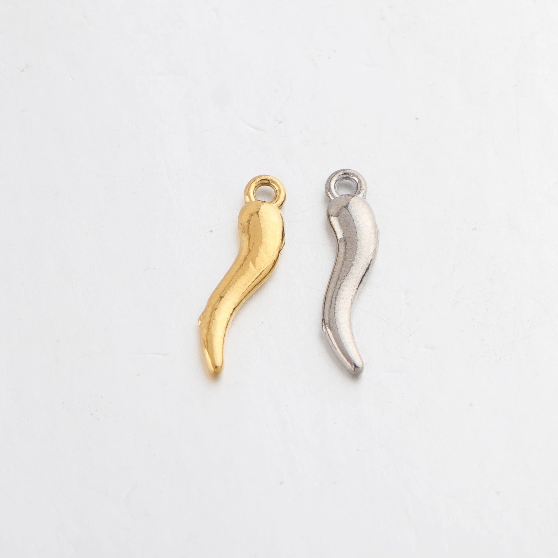 

20pcs/lot Stainless Steel Chili Charm Hot Pepper Pendant for DIY Interest Fruit Vegetable Jewelry Finding Accessories Wholesale