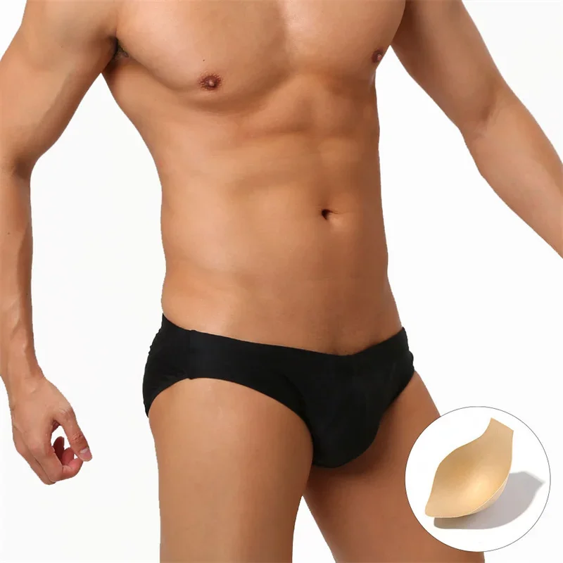 Costumi da bagno da uomo Slip piccoli attillati sexy Costume da bagno Semplice alla moda Nero Bianco con slip da spiaggia imbottito.