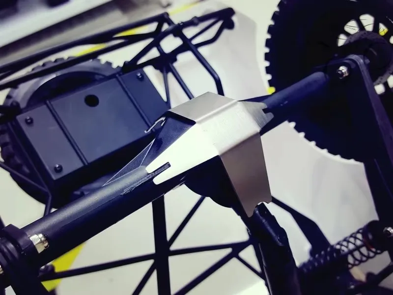 Zeer sterke roestvrijstalen achterste aandrijfasbehuizing beschermplaat voor 1/10 LOSI BAJA ROCK REY