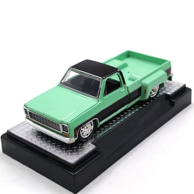 

M2 Pickup Alloy Simulation Car Model Static Collection Ornament Brand New Simulation Car Model with Packaging