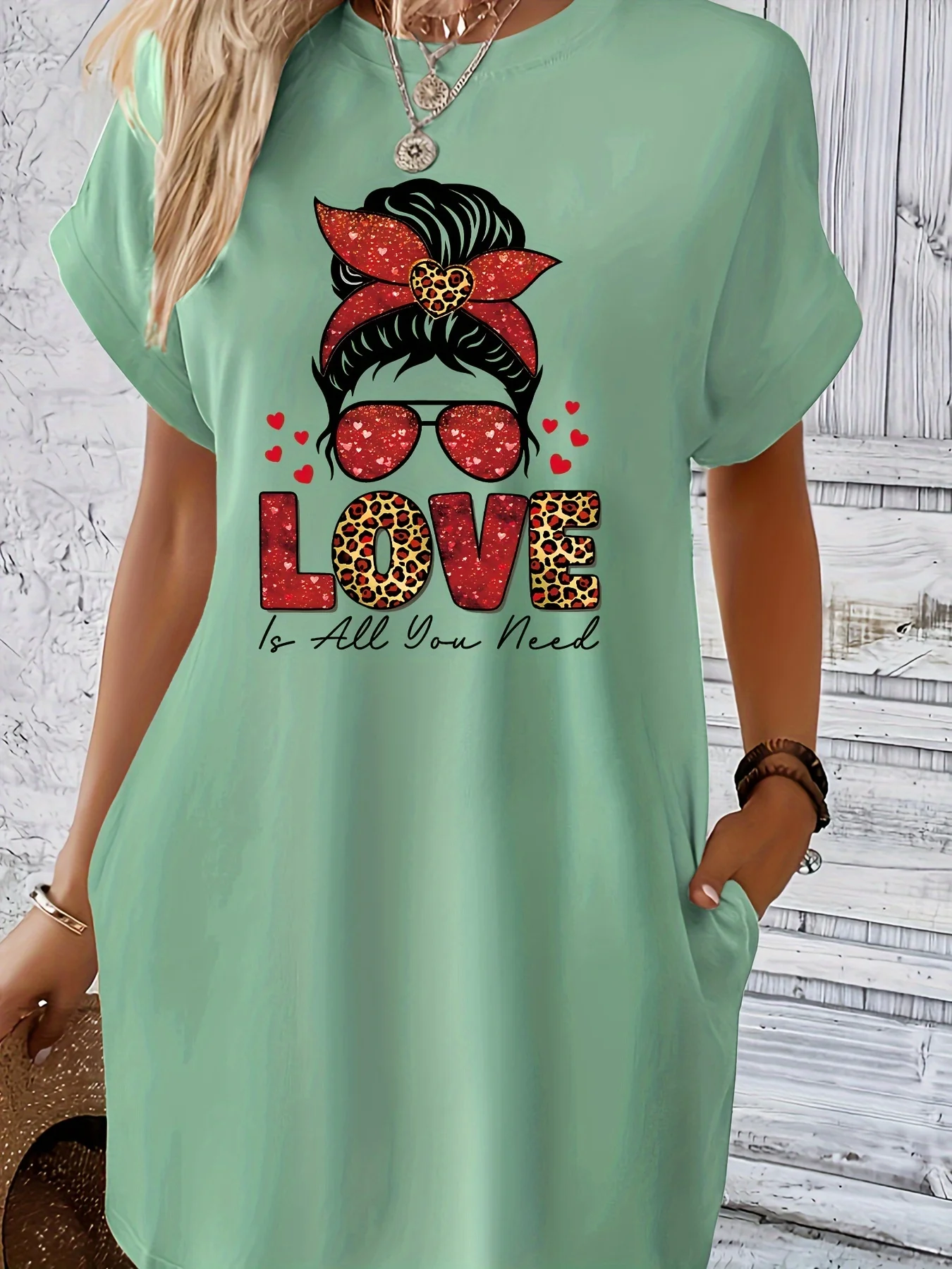 Robe t-shirt en tricot décontracté pour femmes, avec lettres imprimées, col rond, manches courtes, haut à la mode, noir avec motif de drapeau coloré