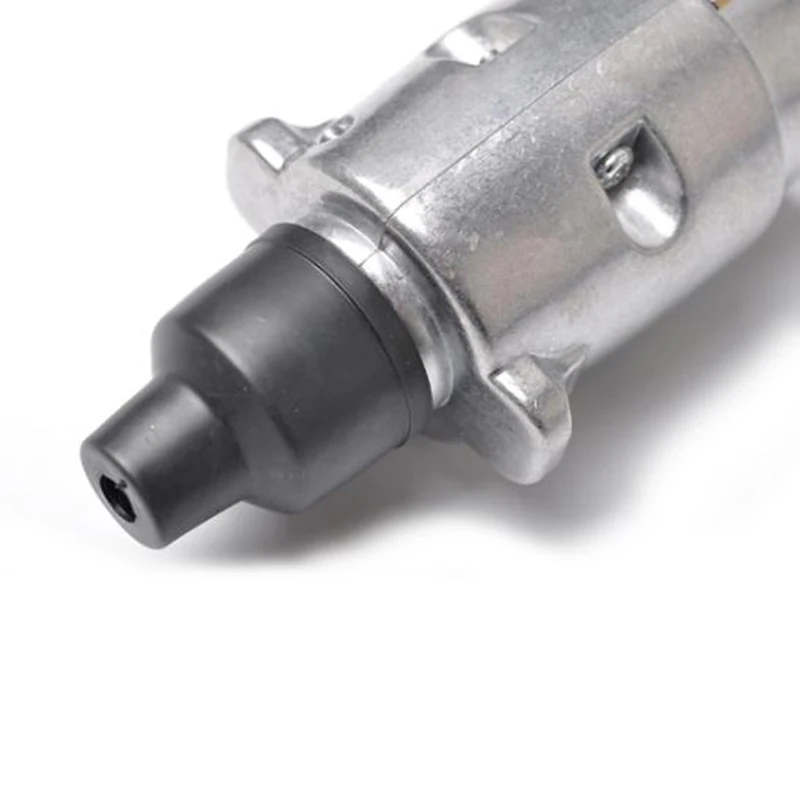 7 Pin Metal Trailer Plug Towbar Towing Lights Socket Car Van Caravan 12V APM