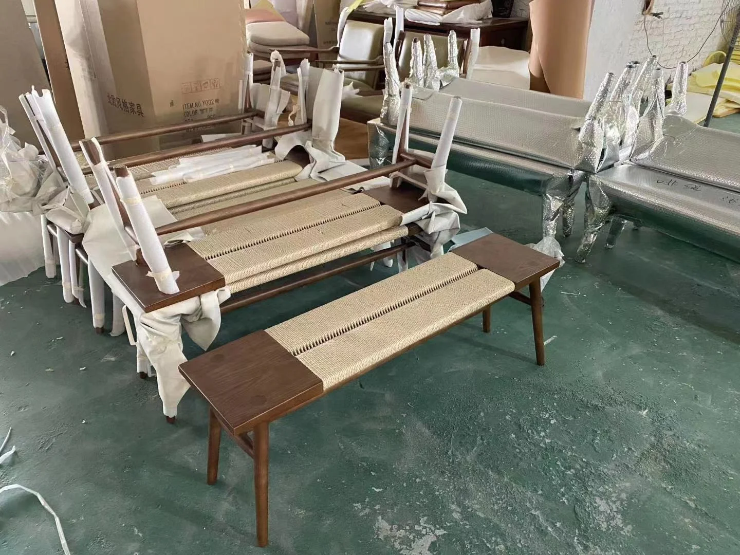 Nordic kontemporer Modern luar ruangan Natural Rest Furniture taman taman Gym kursi panjang kayu Solid anyaman bangku