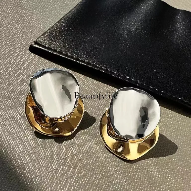 

French retro niche metal disc earrings women's removable wave contrasting color