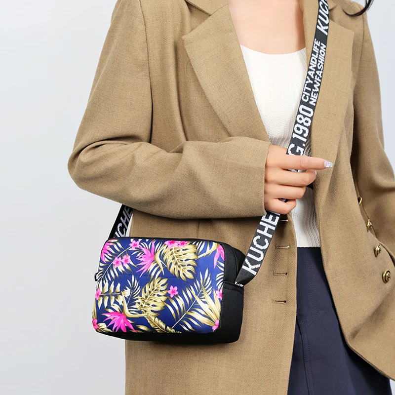Schicke, stilvolle Umhängetasche mit Blumenmuster, mehrfarbige Option, tragbar, verstellbarer Riemen, lässig, für den täglichen Gebrauch, funktionelle, vielseitige Tasche – Detail 9