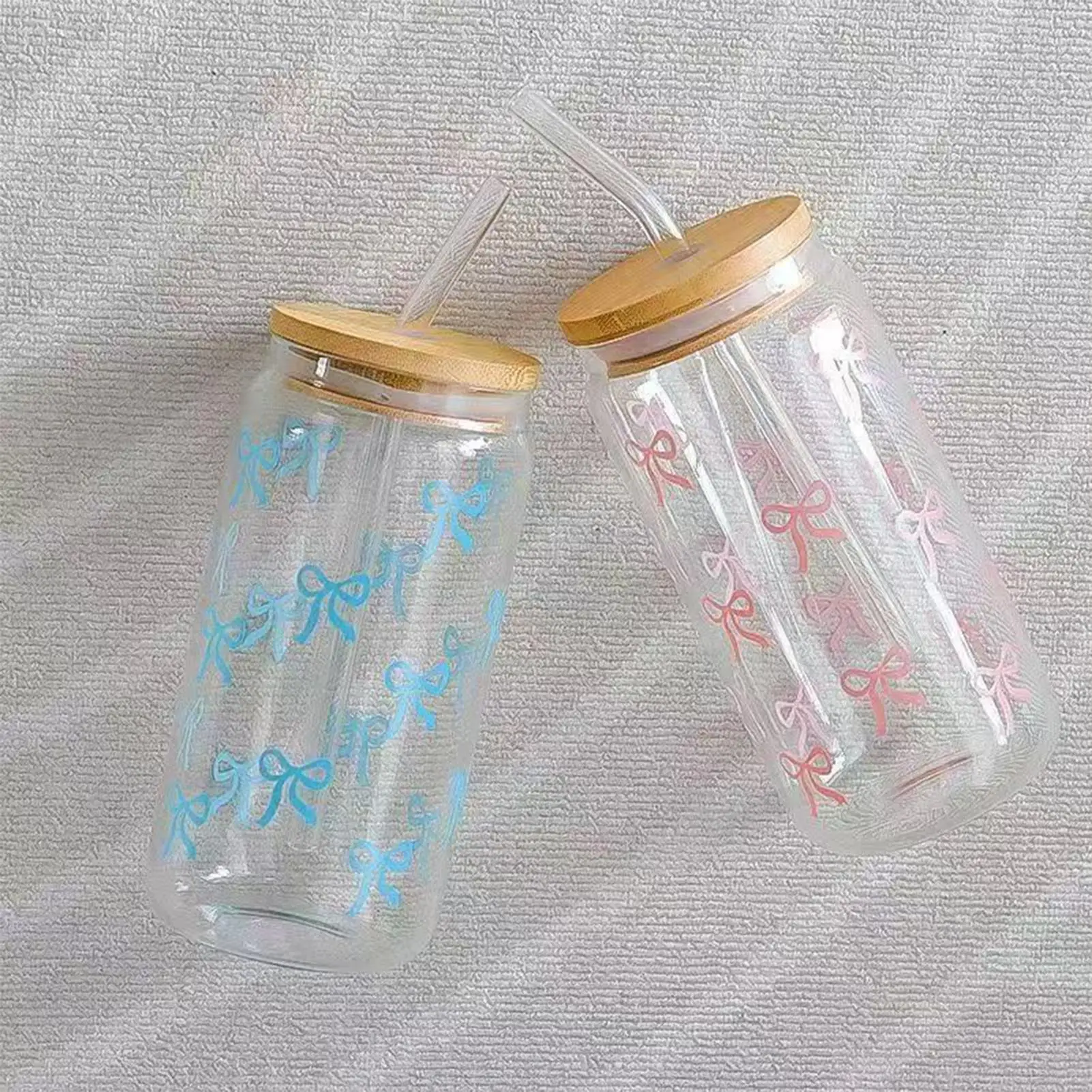 

Cute bow-adorned glass mug, adorable glass mug with lid and straw, beautiful iced coffee mug, perfect gift for girls and female