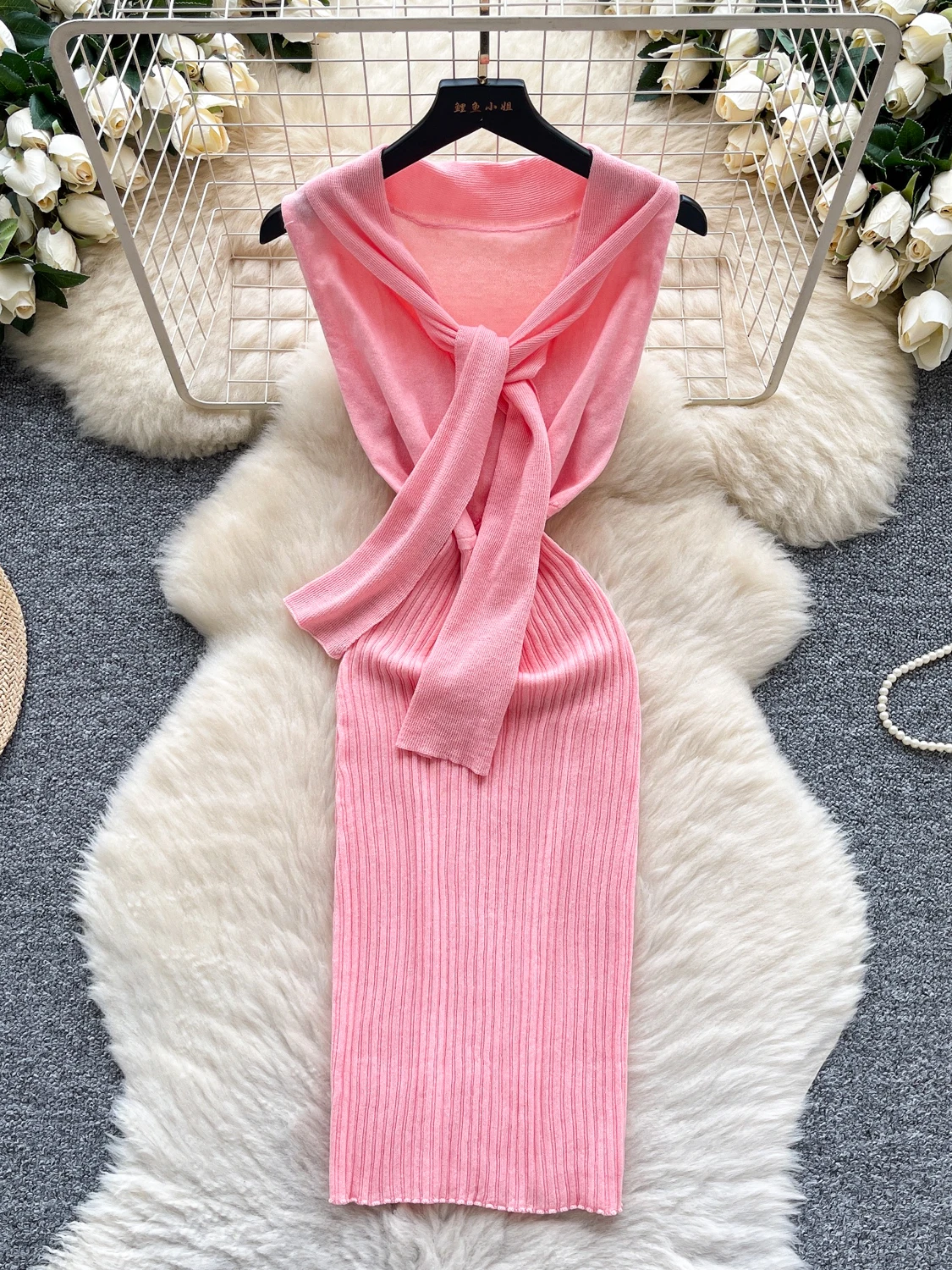 レディースセクシーサマーニットワンピース クロスストラップレス スリムフィット ウエストハイウエスト Aラインスカート ノースリーブ 通勤スタイル シティウェア