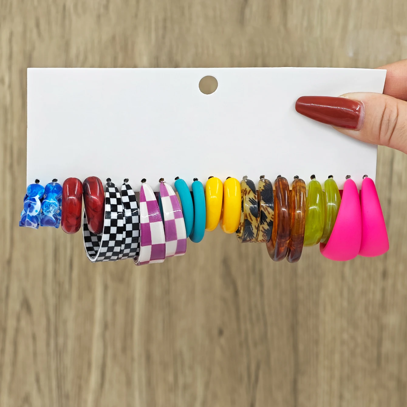 20pcs new kit exaggerated artistic earrings simple and fashionable colorful acrylic resin C-shaped earrings