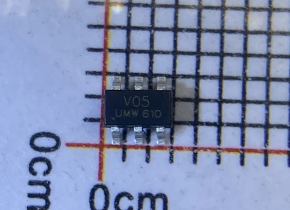 

10pcs/lot SRV05-4.TCT SOT-23-6 SRV05 SOT23 V05 SRV05-4 5V 4-wire TVS Transient Suppression Diode Chip IC