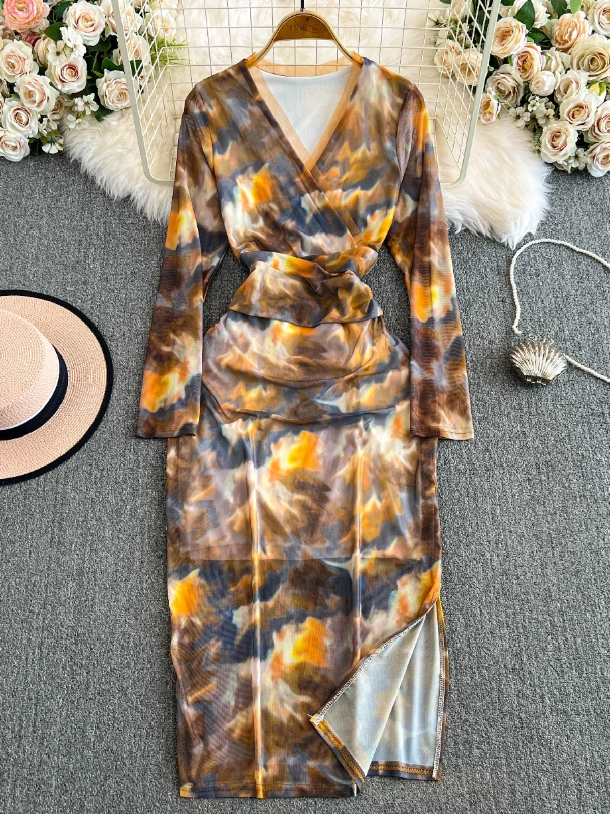 Foamlina V-neck Long Sleeved Tie Dye Printed Dress for Women Autumen 2024 New Slimming Versatile Bottom Slit Bodycon Dresses