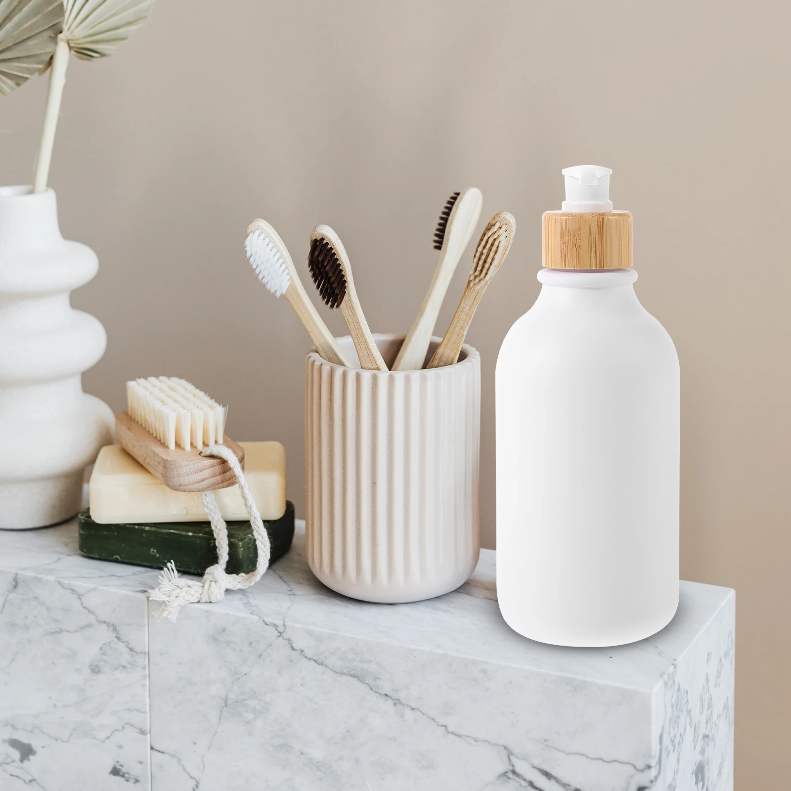 

3pcs 500ml PET Matte Plastic Shampoo Bottles Refillable Pump Dispenser White Bamboo Travel Size Bathroom Soap Dispenser