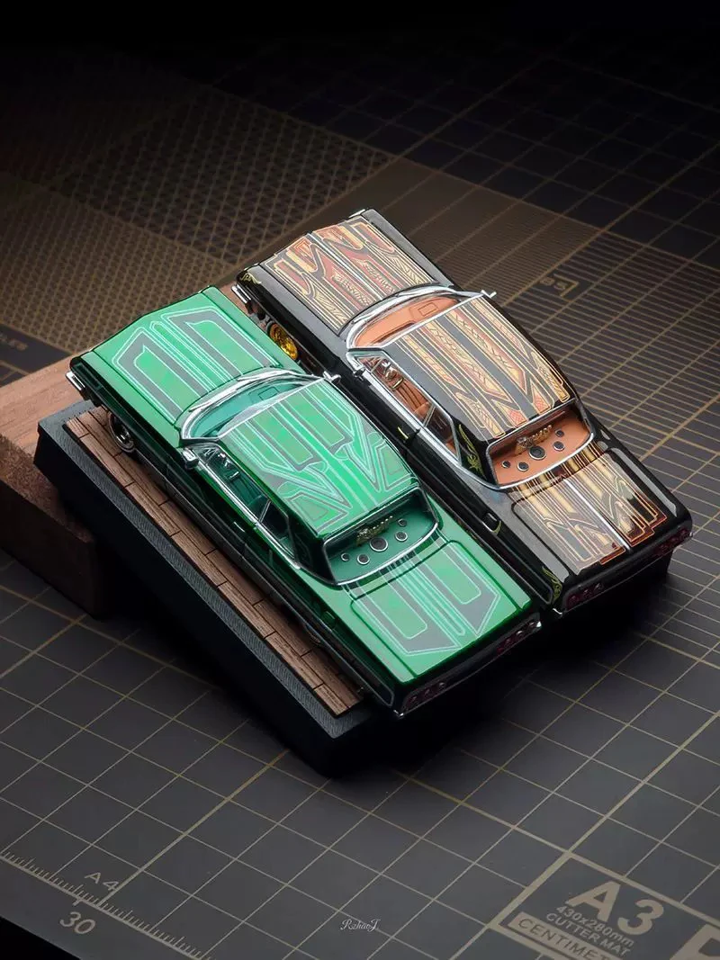 97M Model 1/64 Scale 1964 Impala SS Lowrider Bounce Car Alloy Car Model Classics Adult Souvenir Gift Static Display