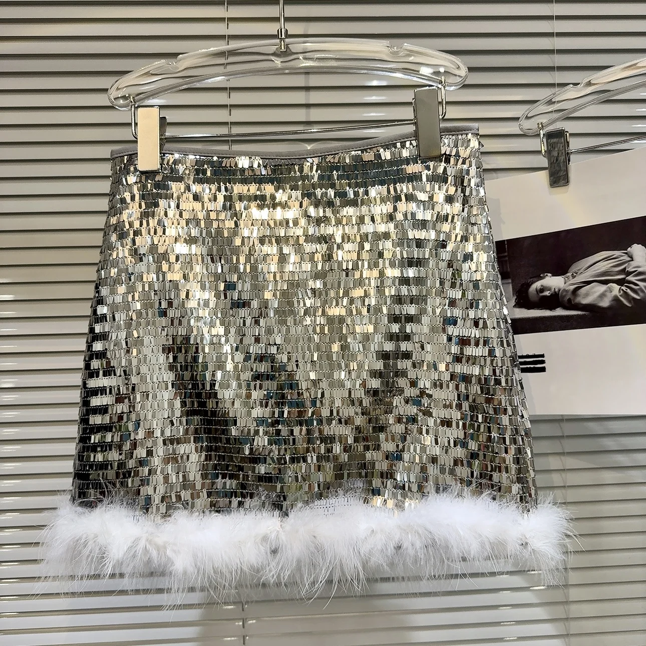 

Юбка iny с блестками, облегающая длина, юбка для выступлений, пушистый подол, маленькая ароматная юбка, зимнее новое поступление