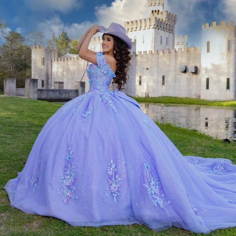 

Lavender Shiny Quinceanera Dresses Off The Shoulder Applique Lace Beads Bow Tull Party Birthday Ball Gown Vestidos De 15 Anos