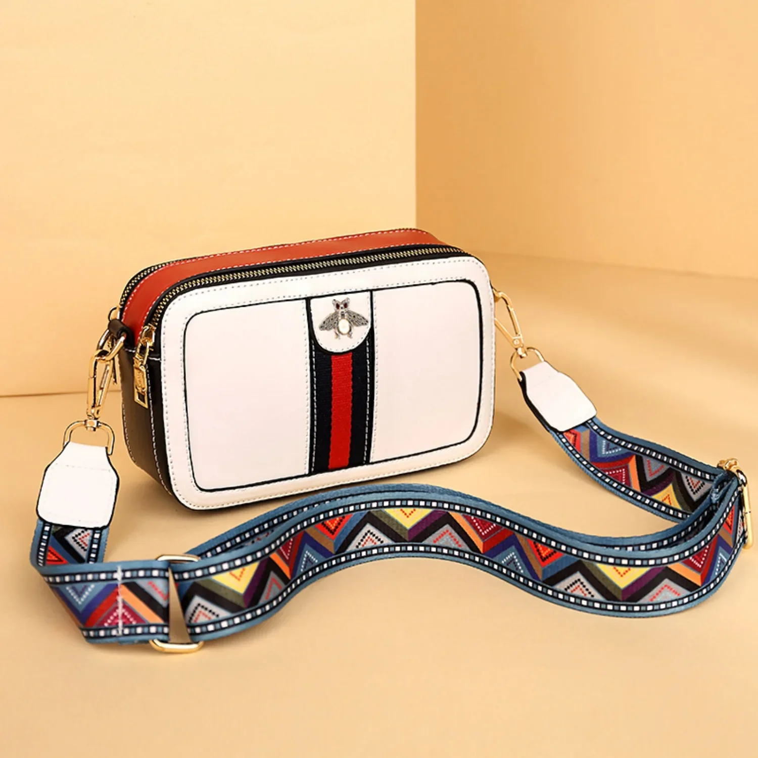 

Luxury Designer Bags Small Bee Crossbody Purse for Women PU Leather Shoulder Handbag Camera Clucth for Women