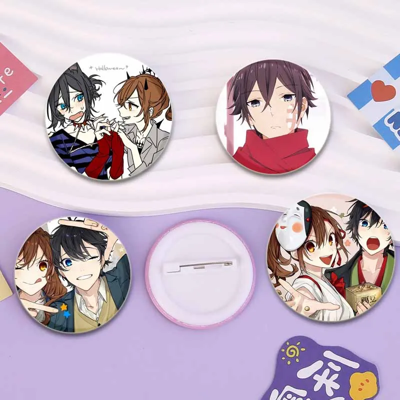 Hori San To Miyamura Kun Tinplate Pins Round Cartoon Brooches for Backpack Accessories Anime Collection Badge Decoration Gift