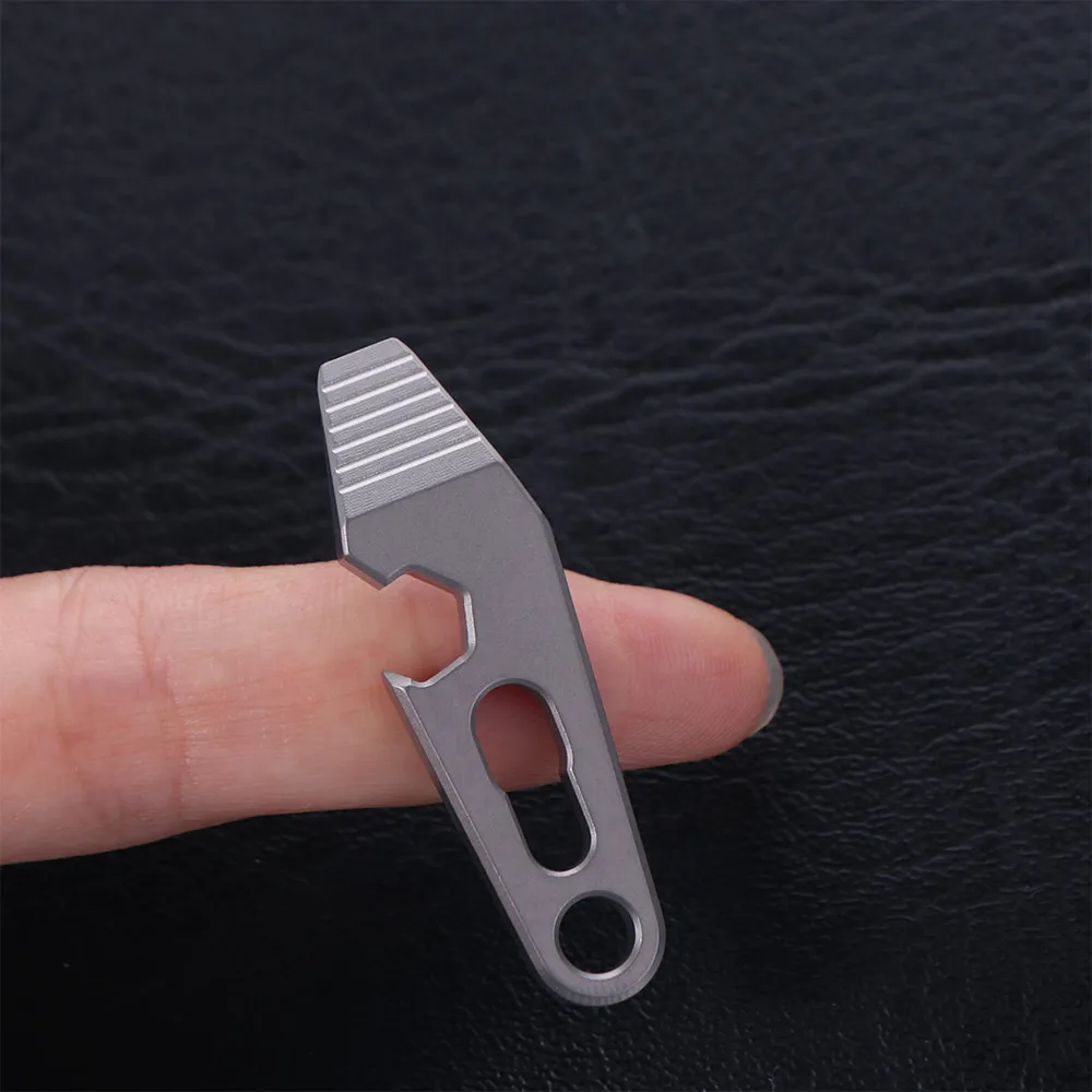 

Mini Wear-resistant Mini Pry Bar Durable Titanium Alloy Bottle Opener Sturdy Compact Keychain Pendant Outdoor Multitool