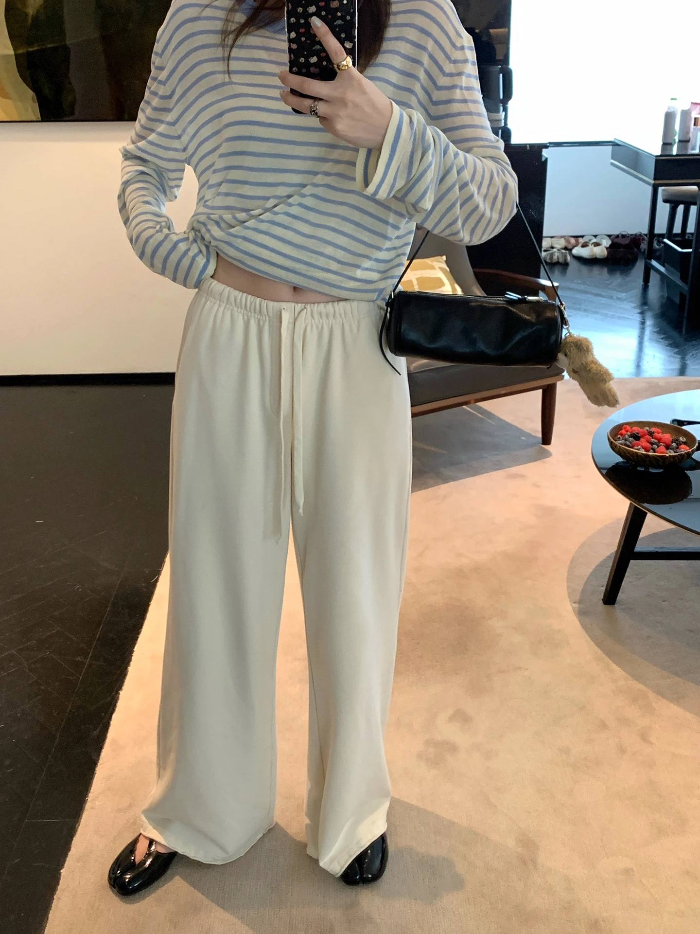 

Comfortable High Waist Loose Straight Leg Casual Pants Women's Jeans Elastic Waist Loose Fit Straight Leggings Spring Fashion