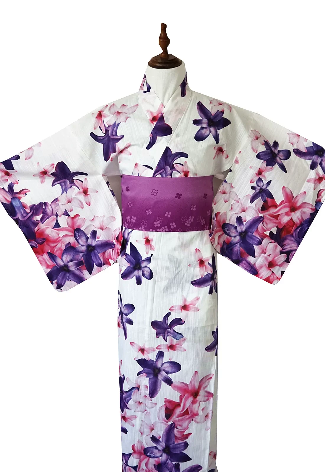 Women's Japanese Yukata – Traditional Premium Cotton Kimono with Floral Pattern, Perfect for Travel & Photoshoots