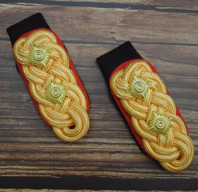 أداء فرقة الكتف الأمنية ذات الرتبة العسكرية المنسوجة يدويًا