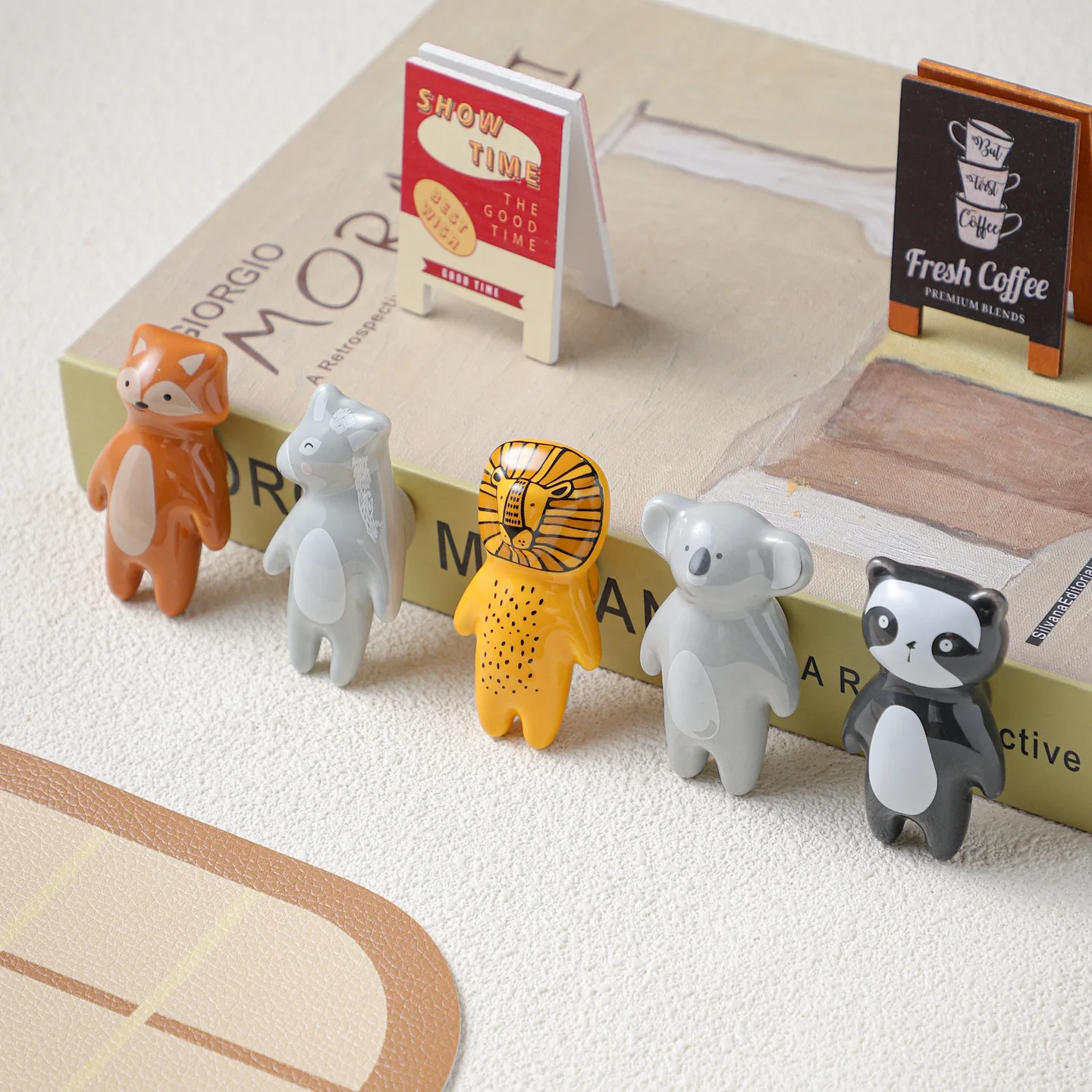 Cartoon Ceramic Cabinet Pulls Furniture Handles Single Hole Drawer Wardrobe Knob Lion Fish Cupboard Closet Pulls Room Decor Knob