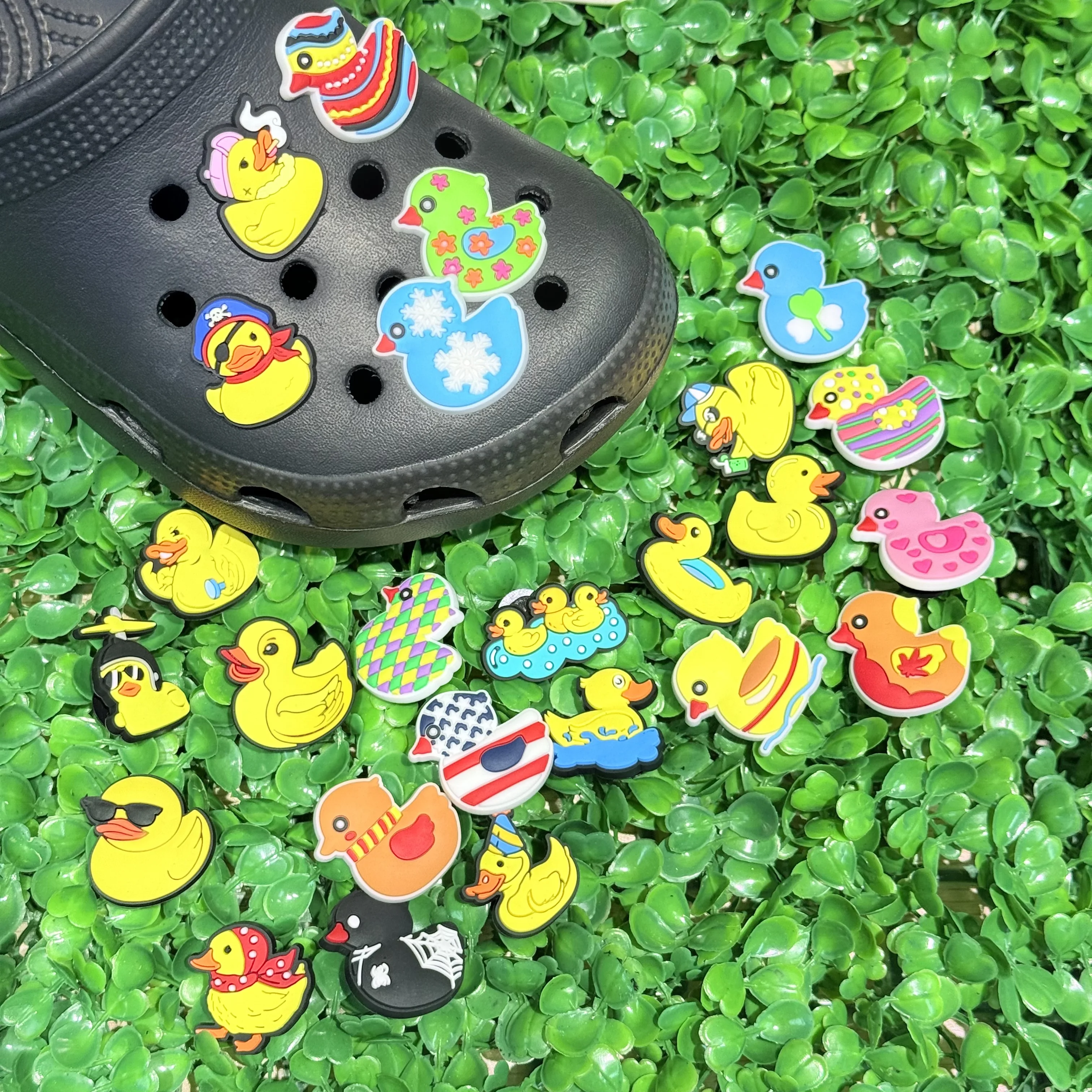 25PCS Duck PVC Shoe Charms Cartoon Animal Garden Shoes Accessories Sandals Shoes Decoration For Clogs Pins Fit Band Party Favors