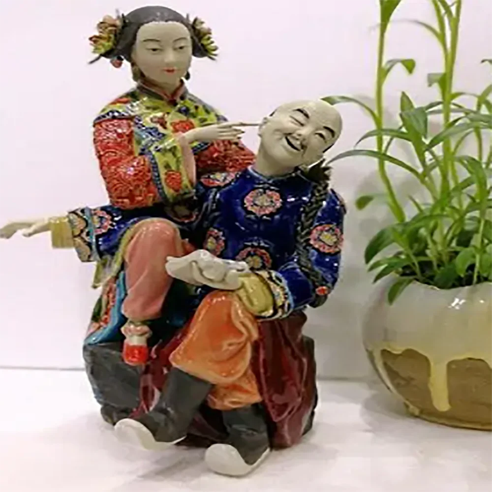 Husband and wife to dig the ears of classical figures Shiwan doll porcelain style living room porch decoration Lin Weidong works