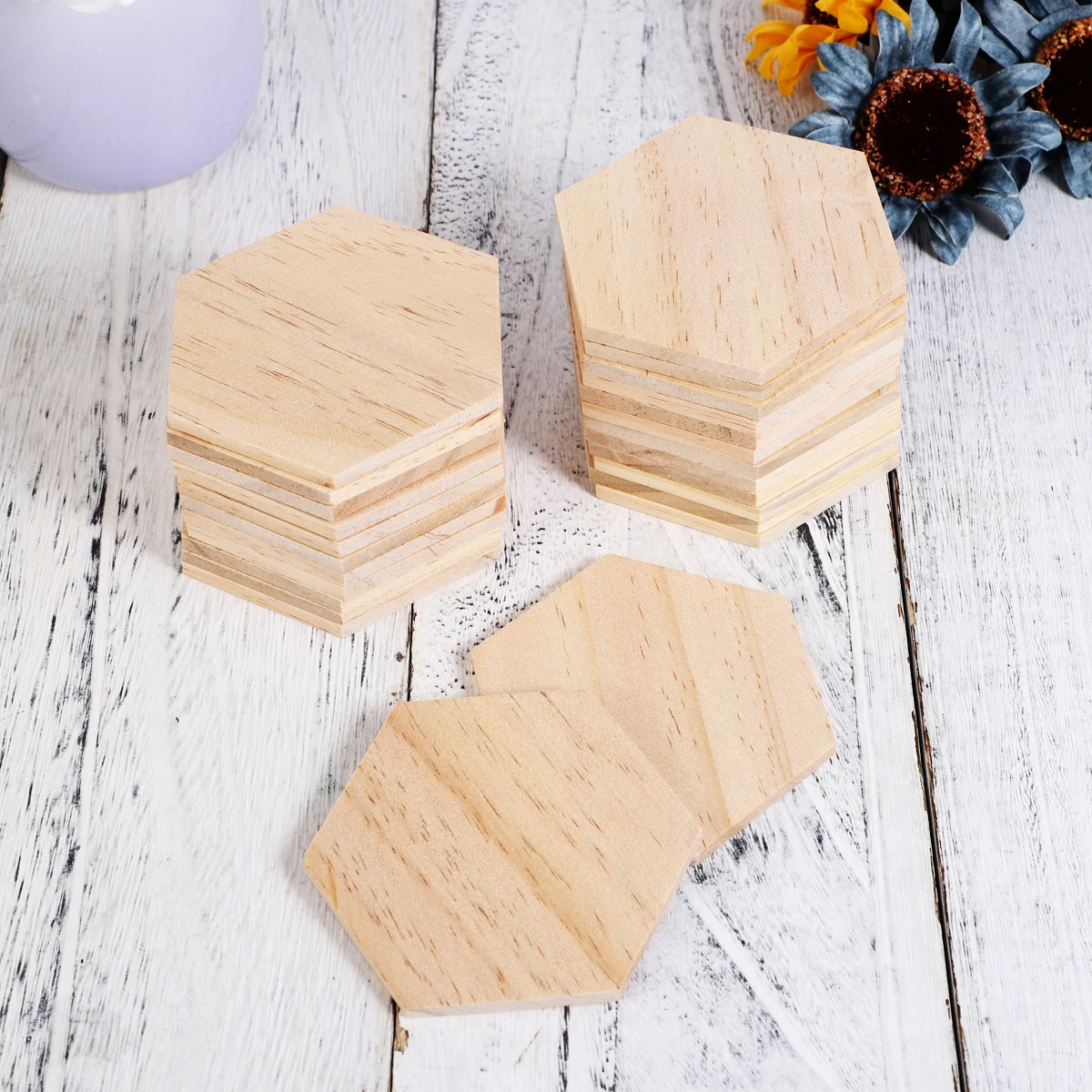 

25 pcs Natural Wood Slices Wedding Decoration Craft Discs DIY Painting Coasters Ornament Khaki Decorative Wooden Chips for Party